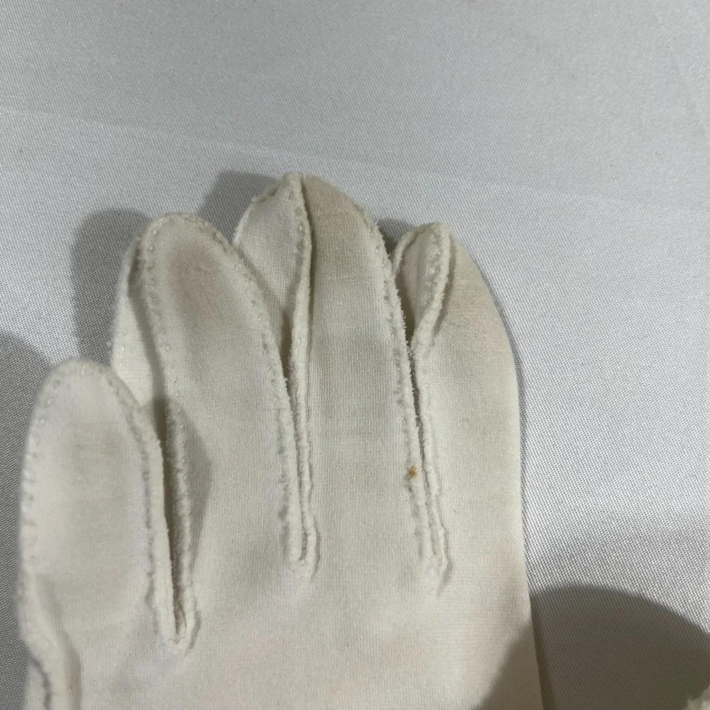 Vintage White Cotton Wrist Gloves Scalloped Edge Coquette Bridal Small 6.5